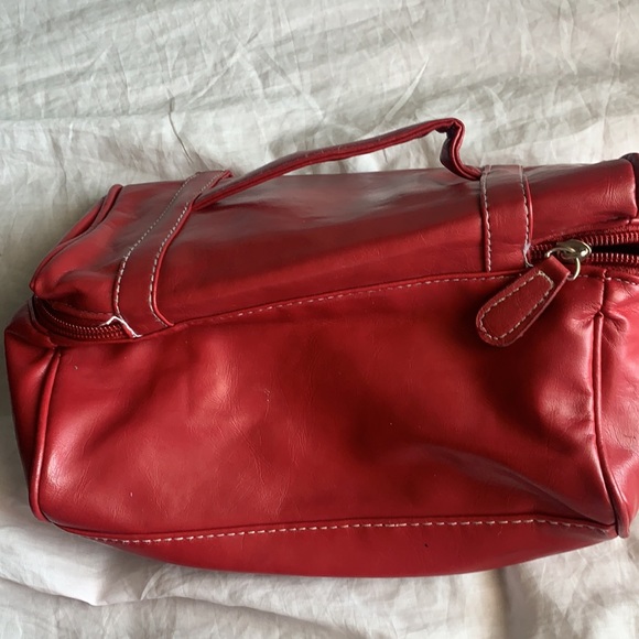red faux leather bag - Picture 4 of 9